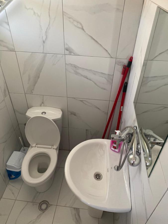 Avni Likometi Affittacamere *